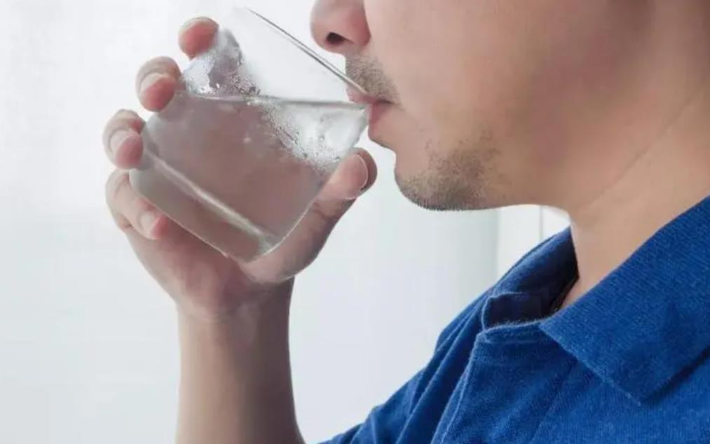 男士飲水